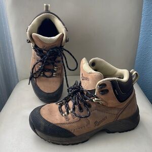 Danner Zig Zag Trail GTX 6” Brown size 7 women’s